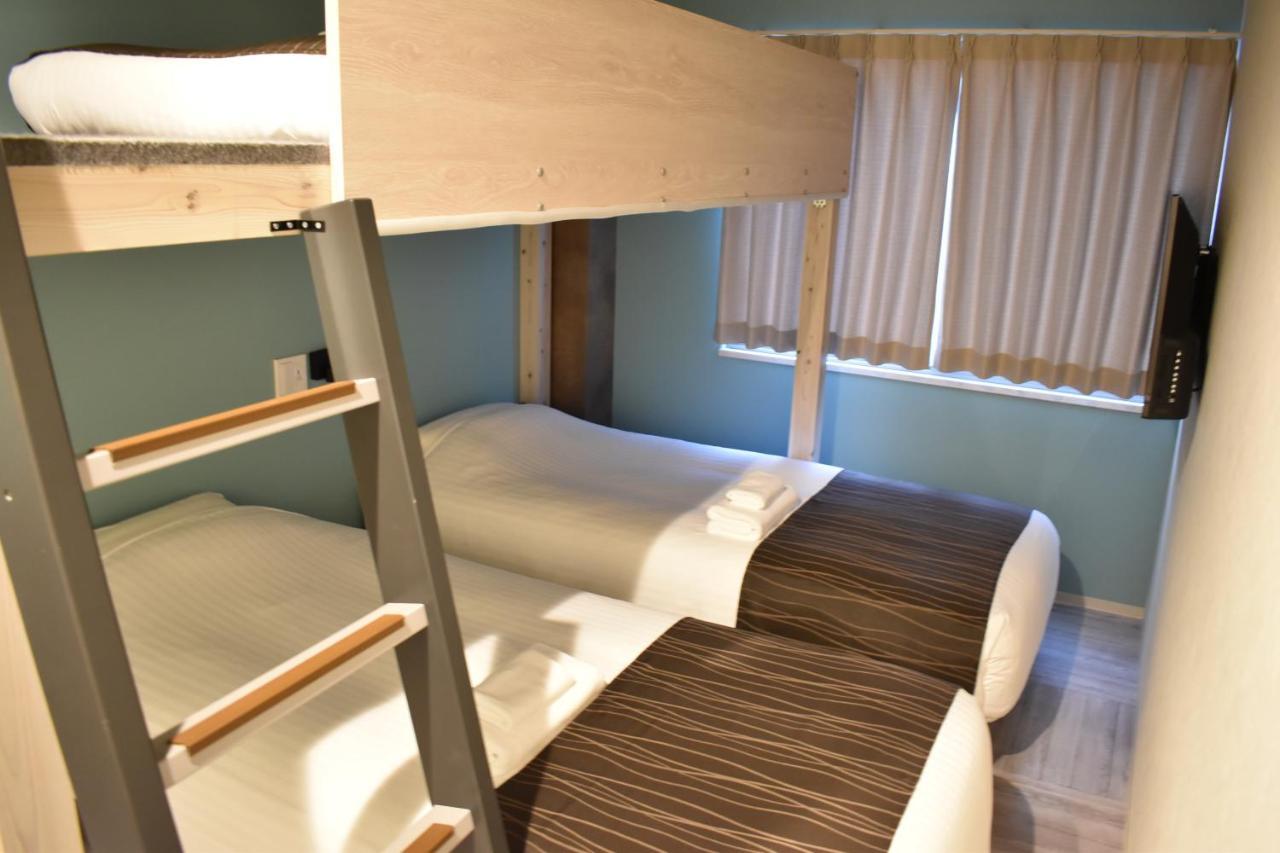 Wisma tamu Shinsaibashi House 3*