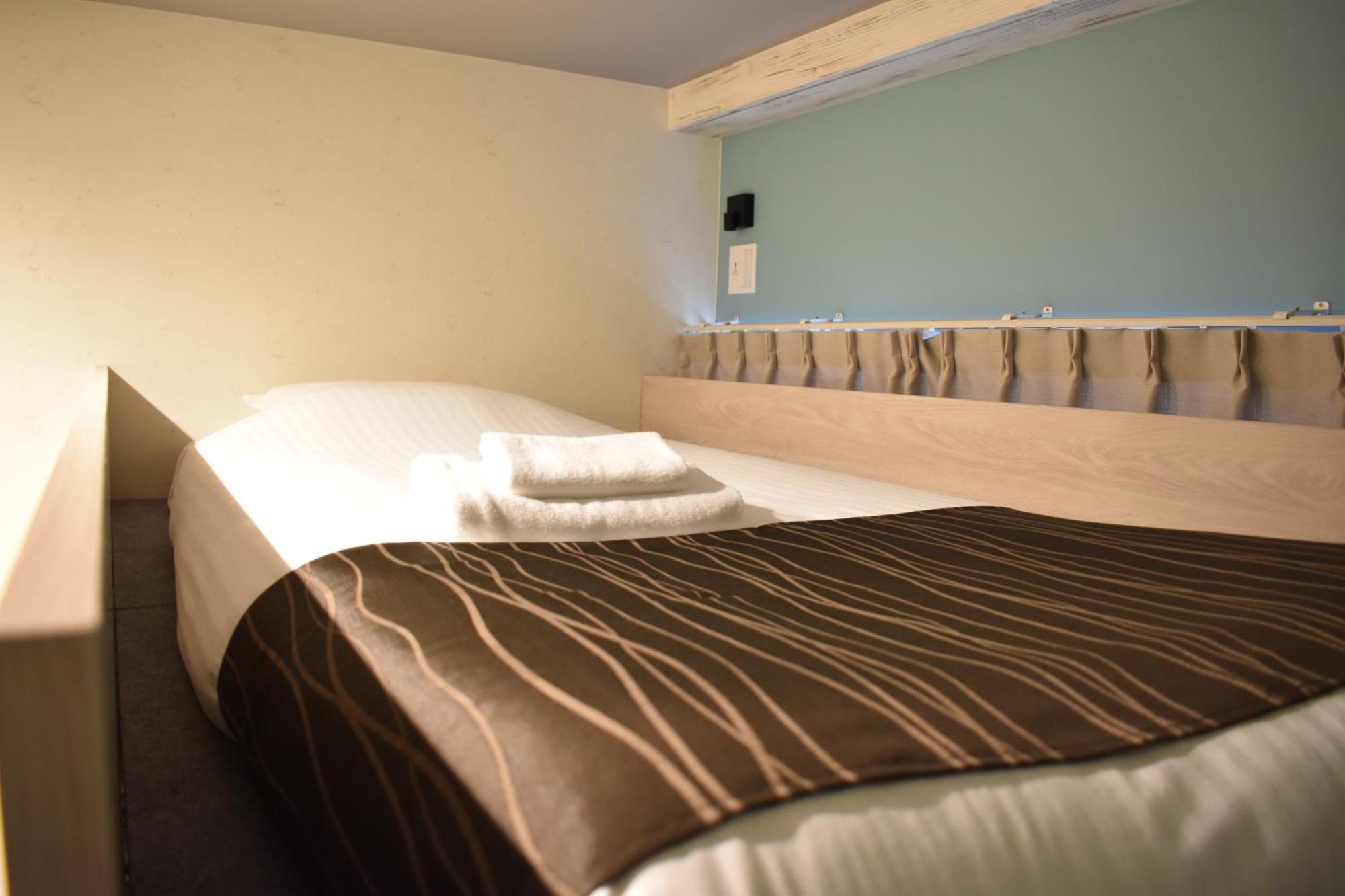 Wisma tamu Shinsaibashi House 3*