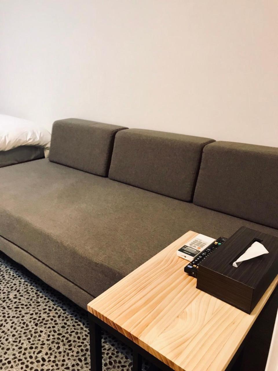Wisma tamu Shinsaibashi House 3*