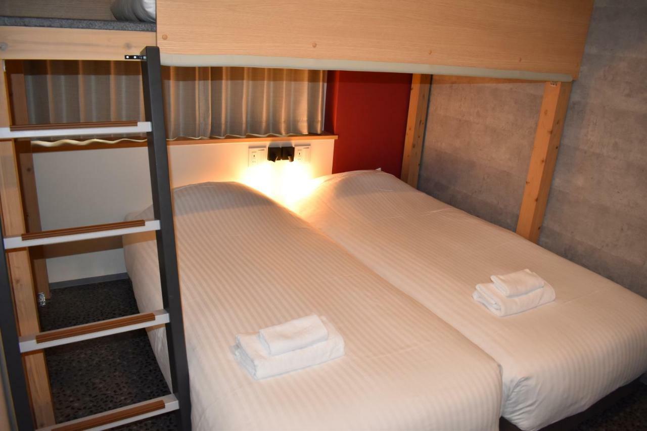 Wisma tamu Shinsaibashi House 3*